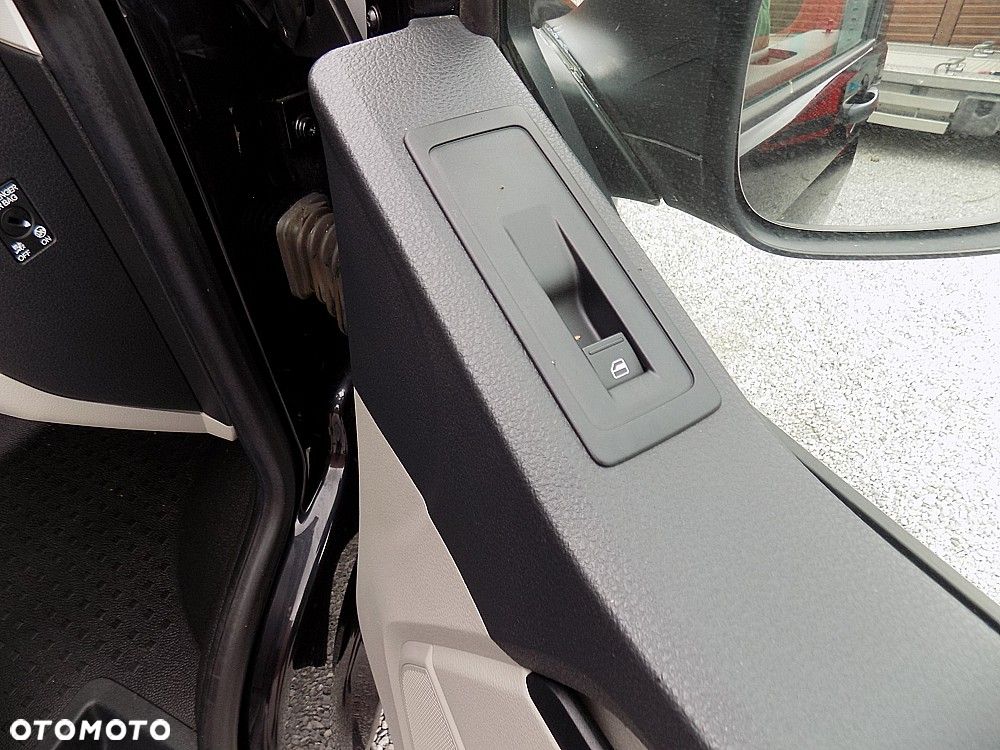 Volkswagen Transporter - 12