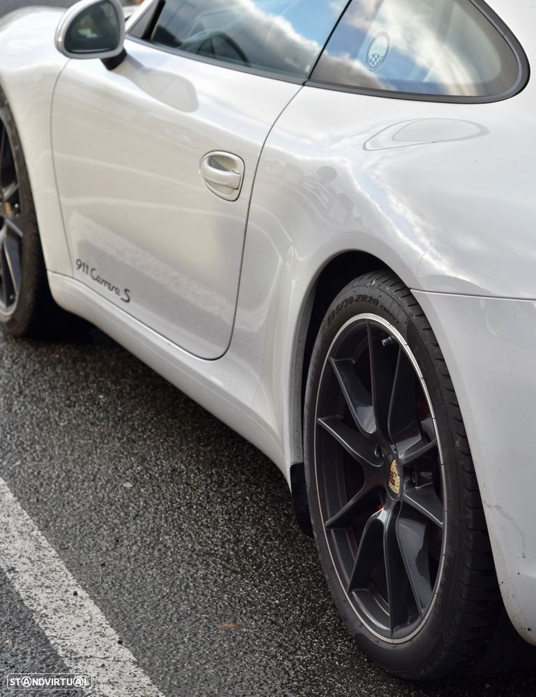 Porsche 911 Série F - 9