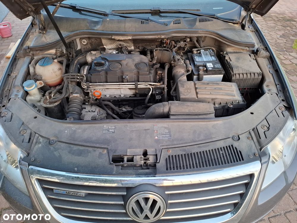 Volkswagen Passat 1.9 TDI DPF BlueMotion - 12