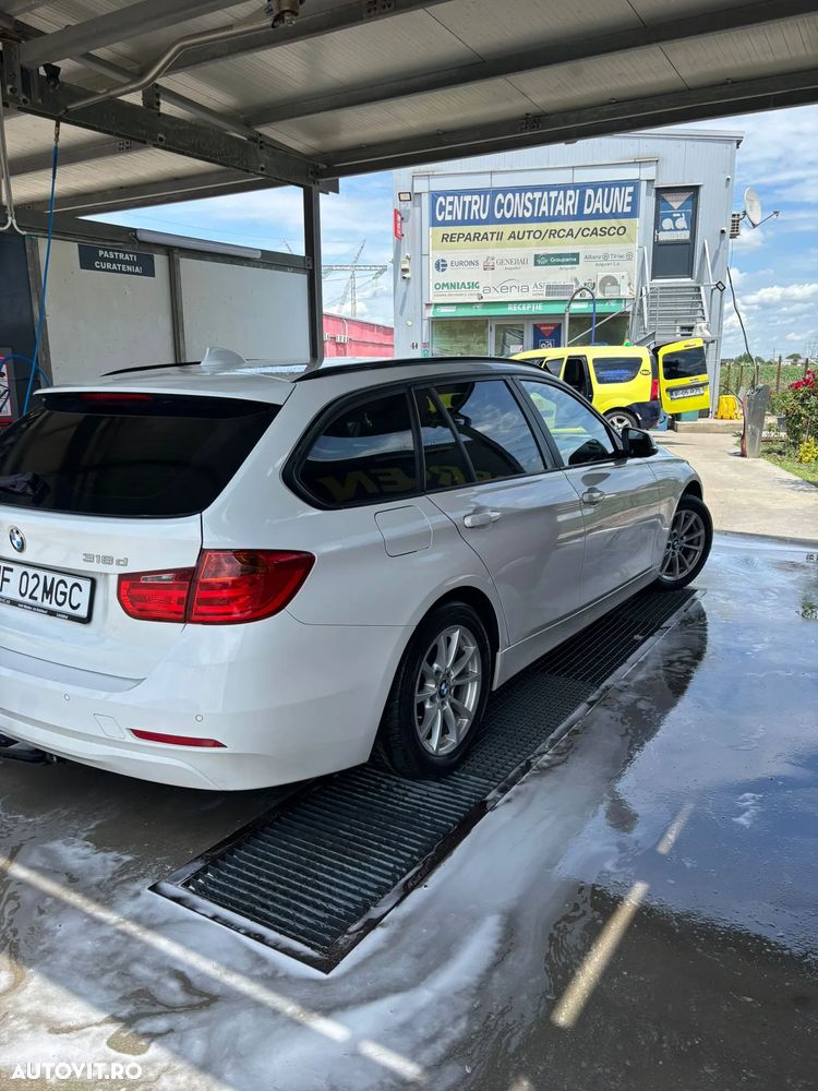 BMW Seria 3 318d DPF Aut. Edition Lifestyle - 3
