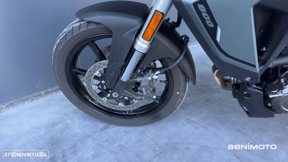 Suzuki DL 800 - 18