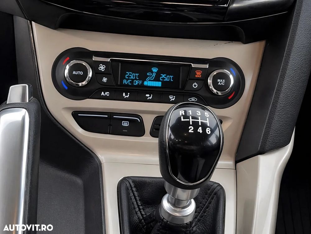 Ford Focus 1.6 TDCI DPF Titanium - 4