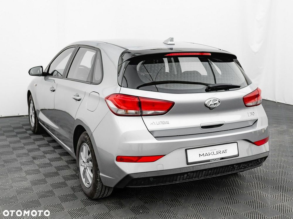 Hyundai i30 1.5 DPI Classic + - 5