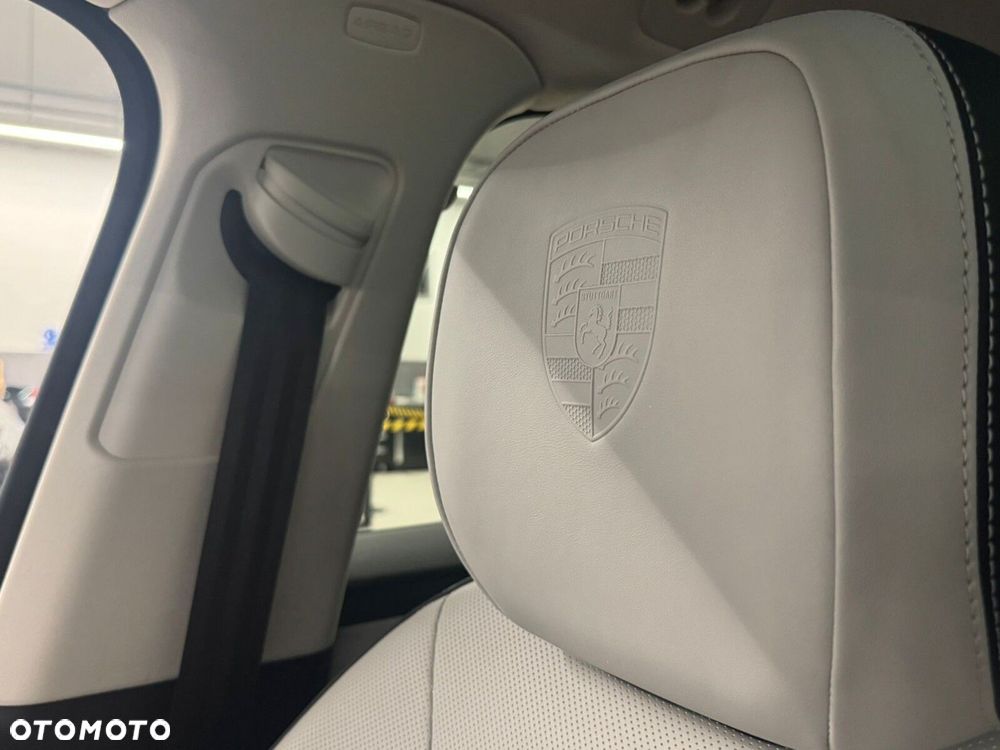 Porsche Cayenne - 36