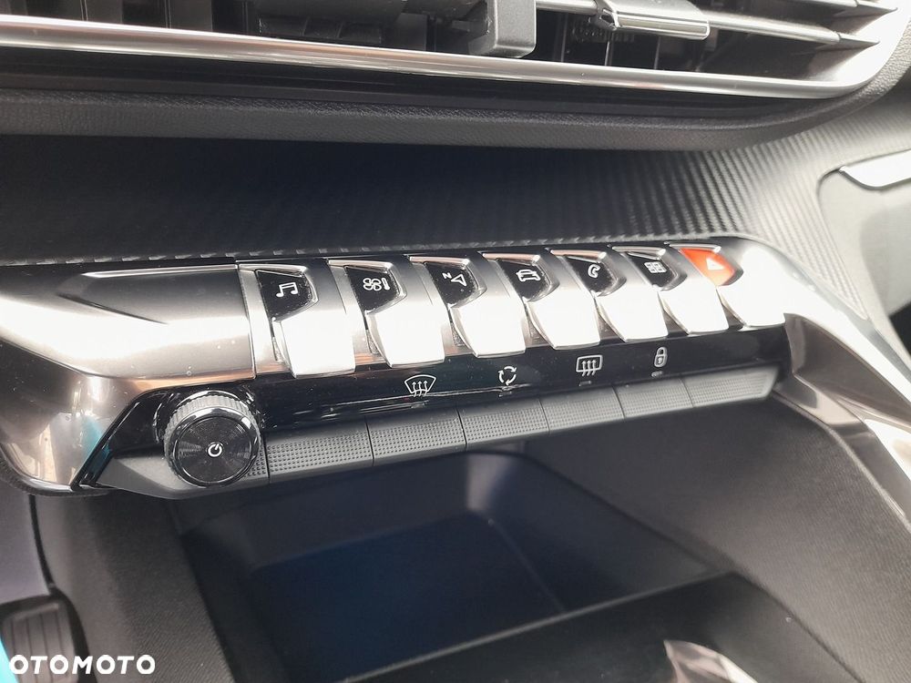 Peugeot 3008 1.5 BlueHDi Active S&S EAT8 - 17