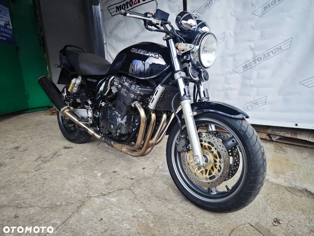 Suzuki GSX - 2