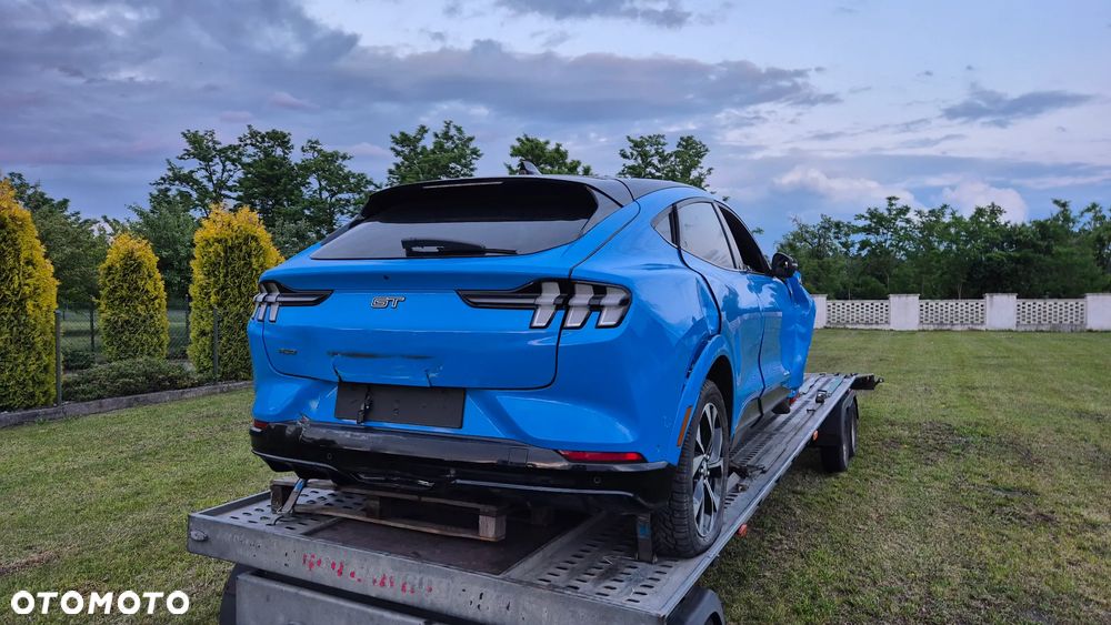 Ford Mustang Mach-E PREMIUM - 23