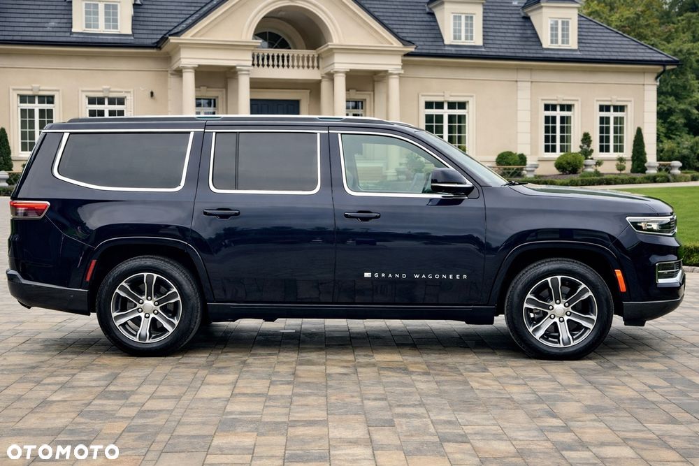 Jeep Grand Wagoneer - 8