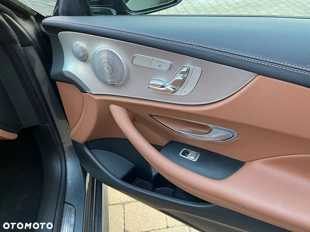Mercedes-Benz Klasa E 220 d 4-Matic 9G-TRONIC - 17