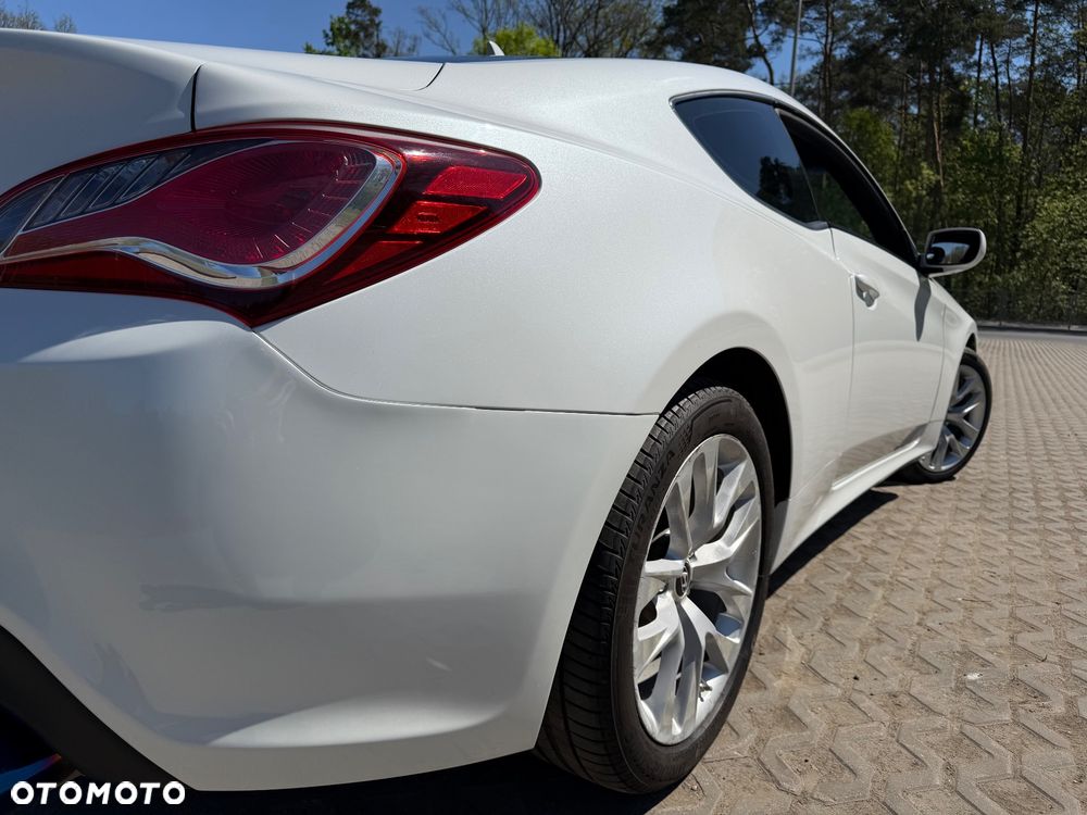 Hyundai Genesis Coupe - 11