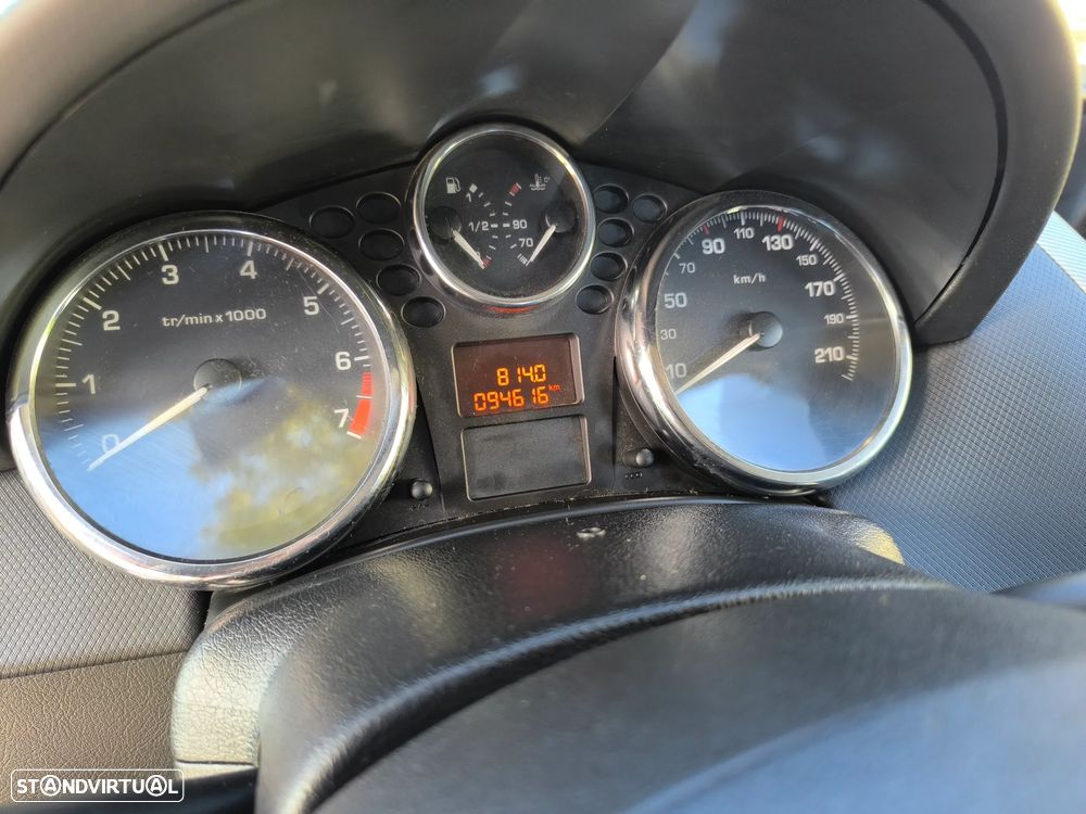 Peugeot 207 1.4 16V Trendy - 10