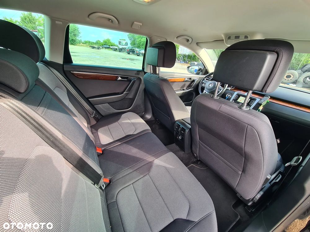 Volkswagen Passat 1.6 TDI Comfortline - 33