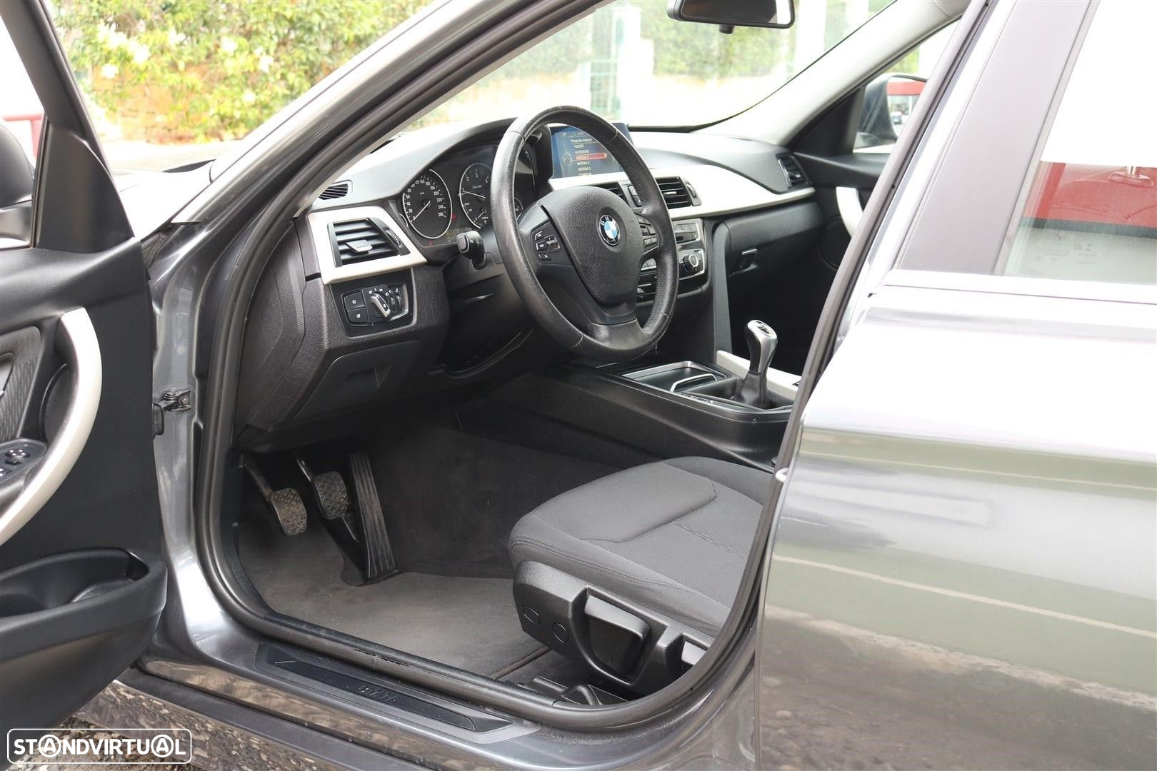 BMW 318 d Advantage - 15