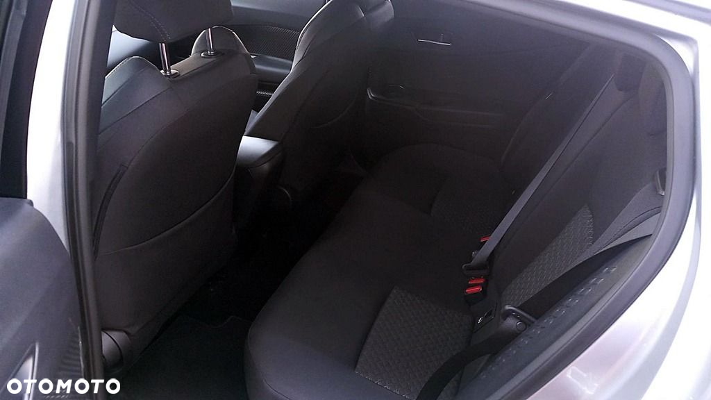 Toyota C-HR - 11