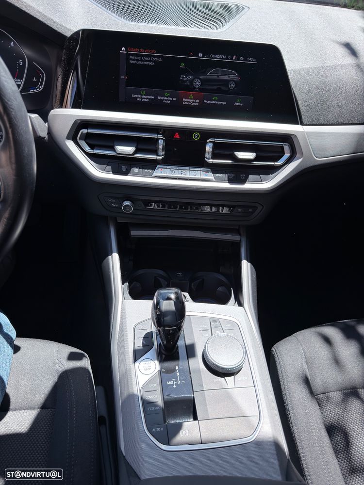 BMW 320 d Line Luxury Auto - 25