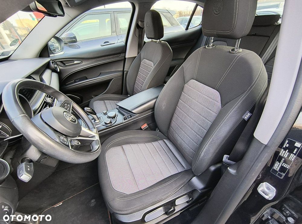 Alfa Romeo Stelvio 2.0 Turbo Q4 - 14