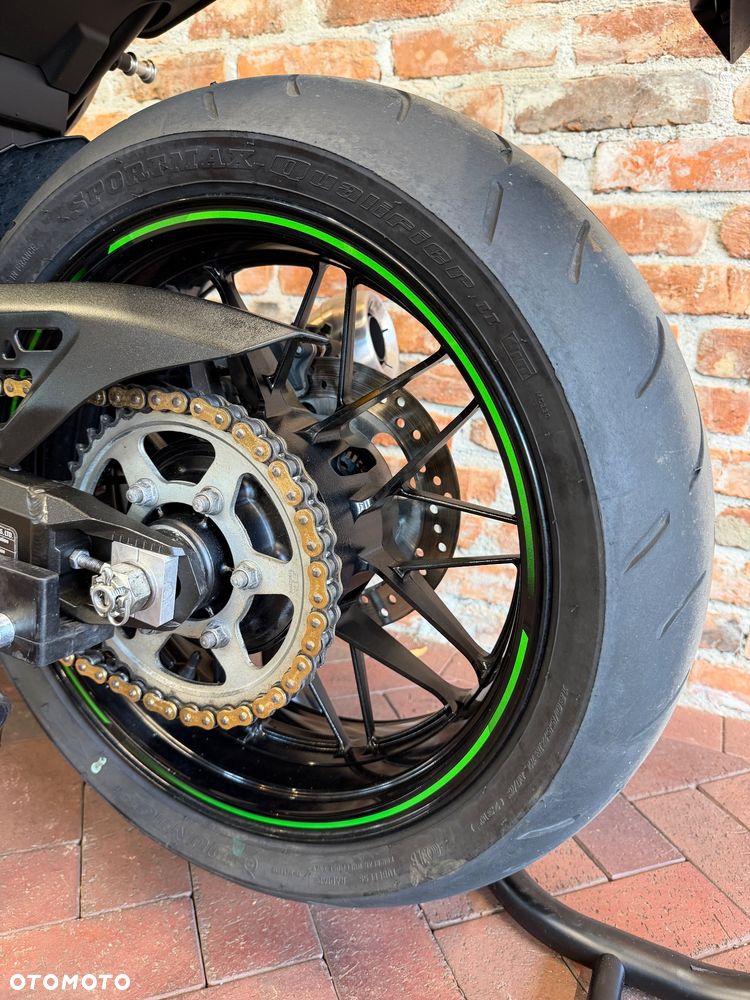 Kawasaki Z 900 RS - 20