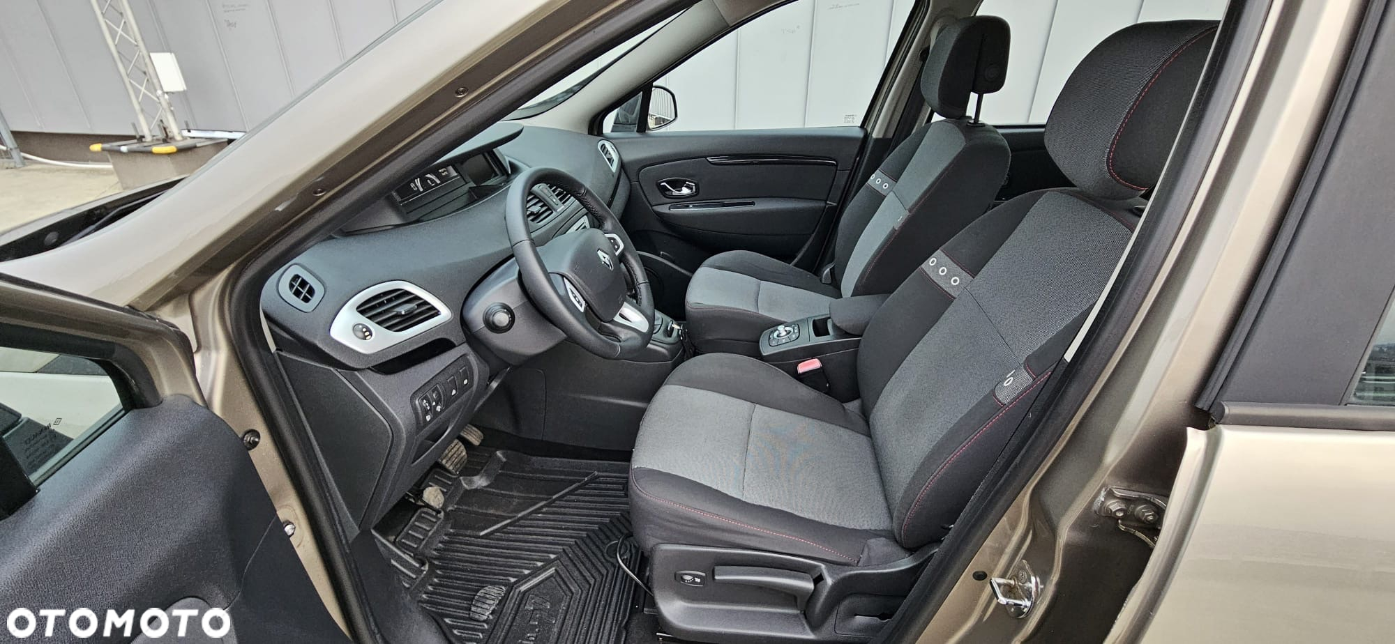 Renault Grand Scenic Gr 1.6 dCi Energy Bose Edition - 32