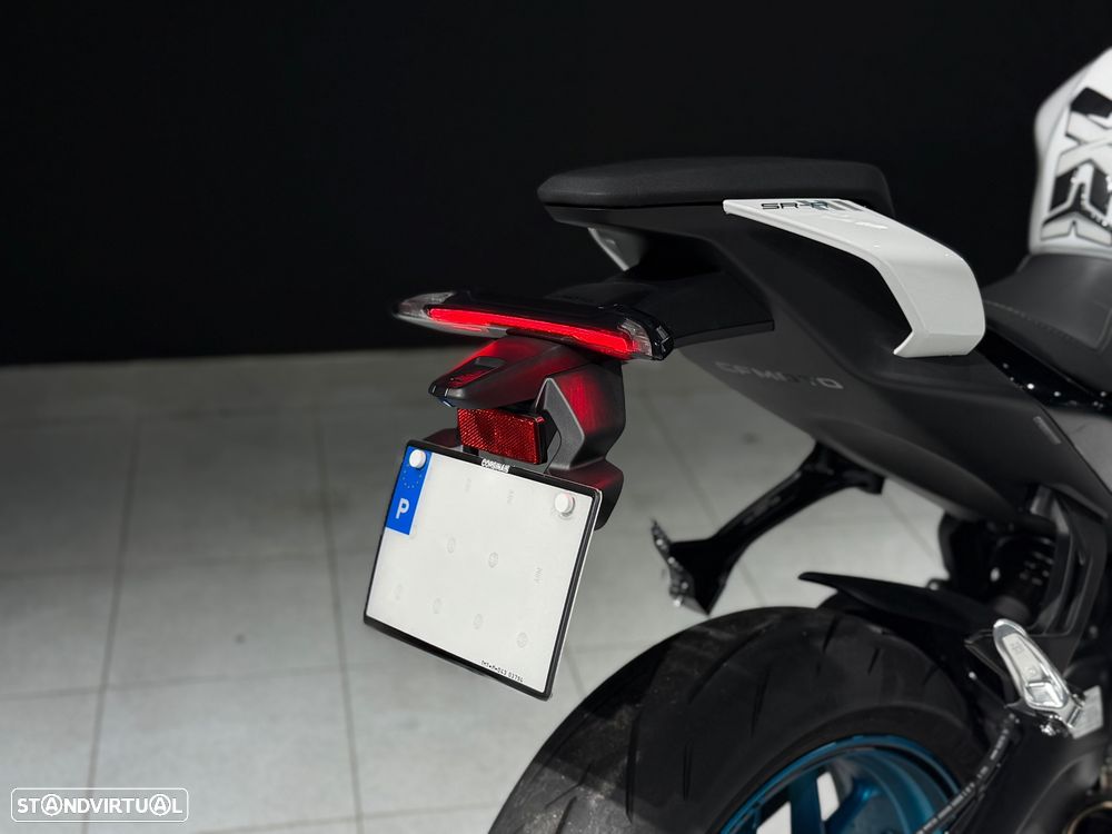 CF Moto 675SR-R - 25