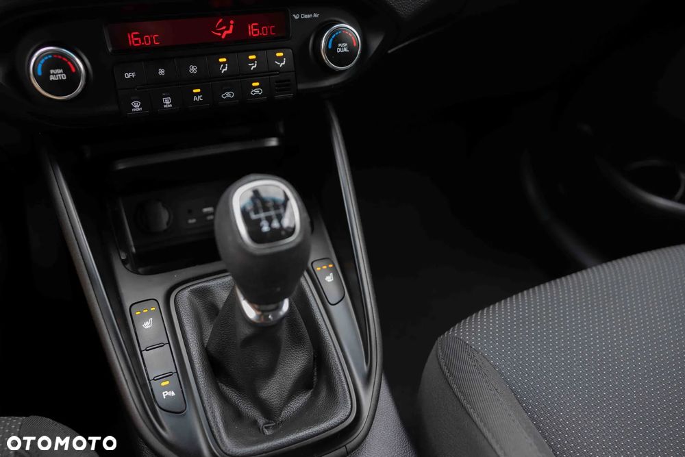 Kia Carens 1.7 CRDi XL 7os - 40