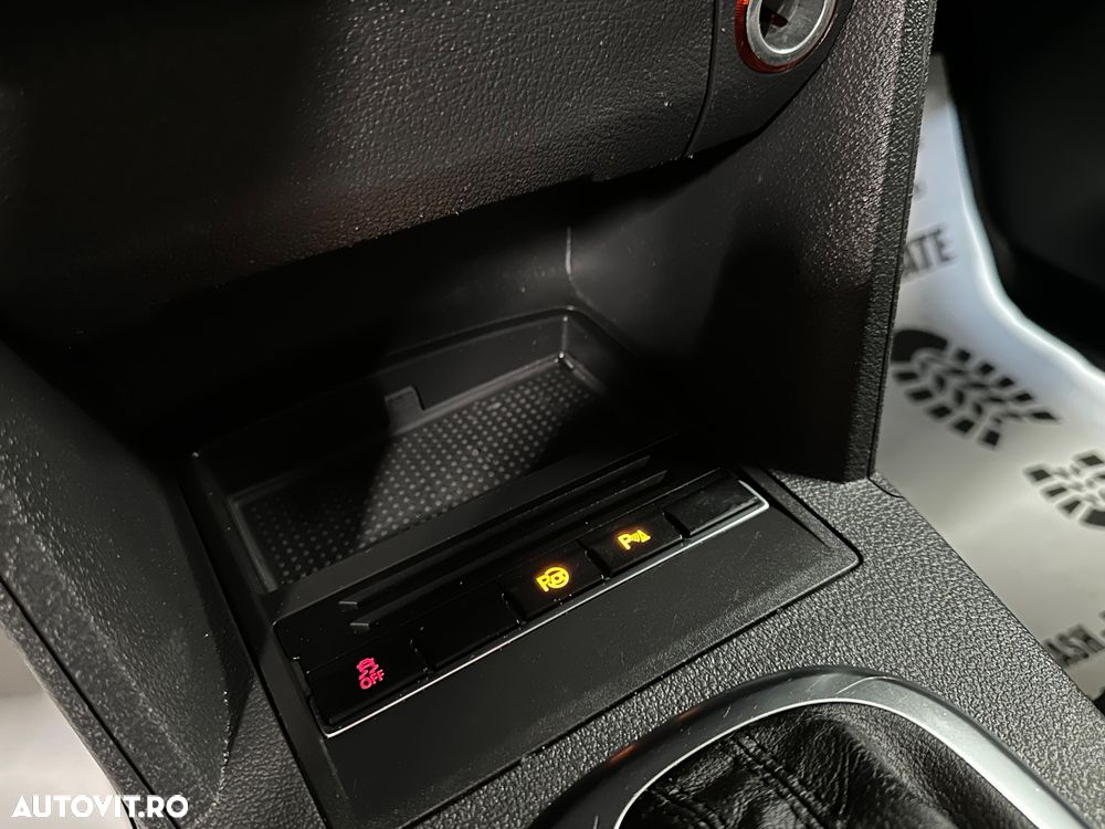 Volkswagen Touran - 12