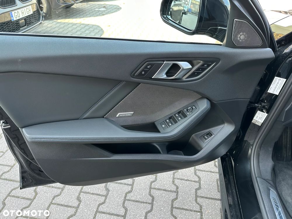BMW Seria 1 120 mHEV - 13