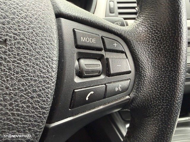 BMW 318 d Line Luxury — fotografia 13