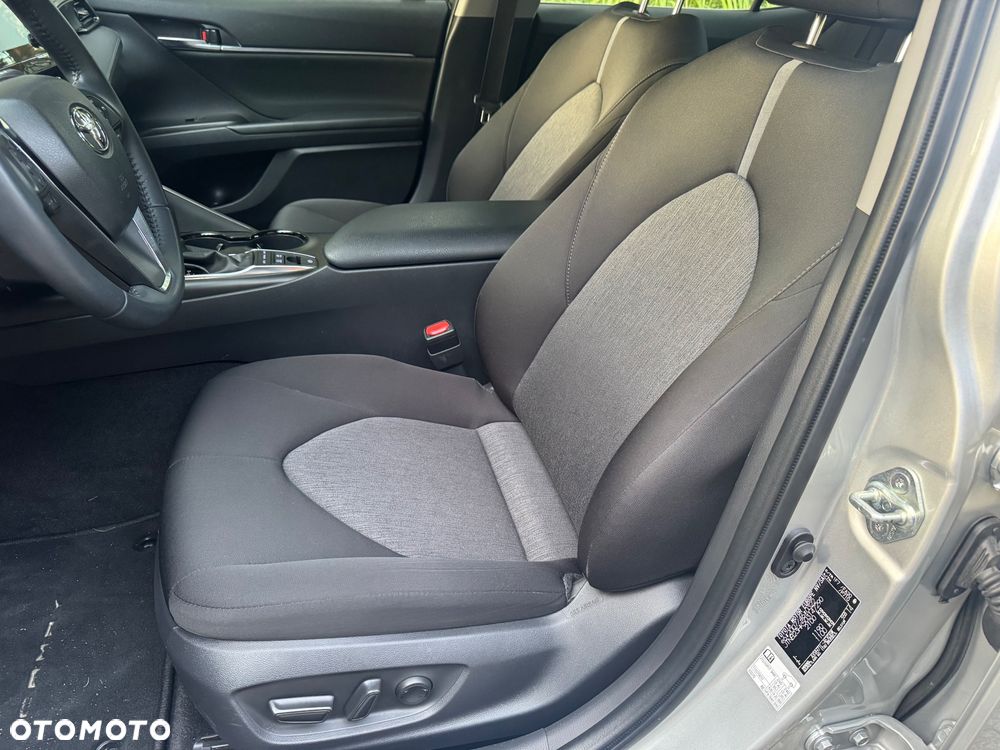 Toyota Camry - 10