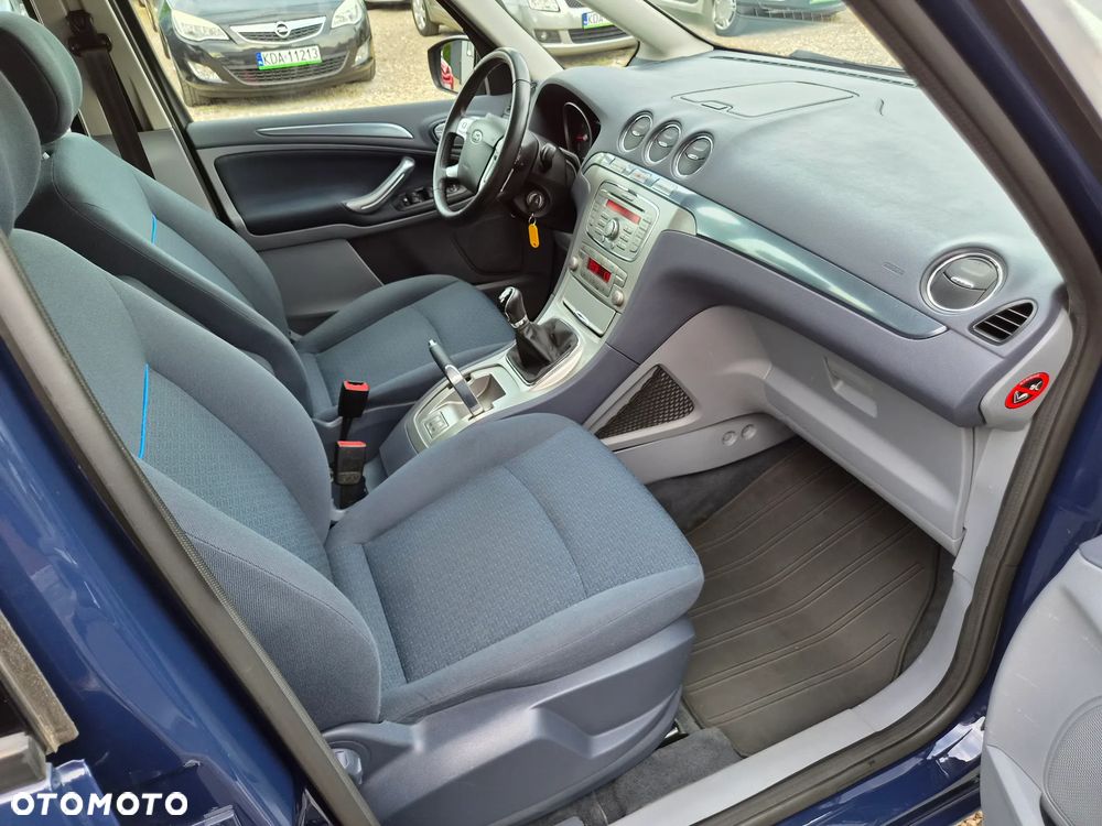 Ford Galaxy - 24
