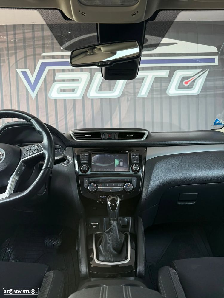 Nissan Qashqai 1.2 DIG-T N-Connecta 18 Xtronic - 29