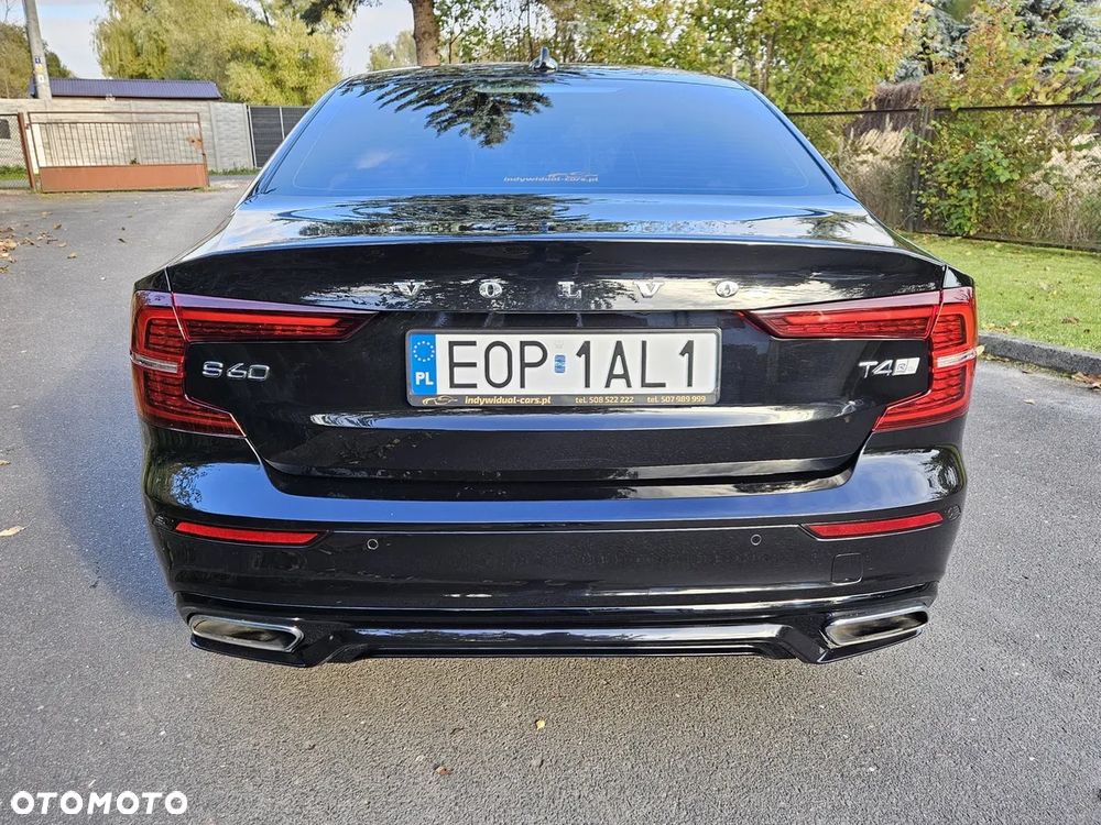 Volvo S60 T4 R-Design - 5