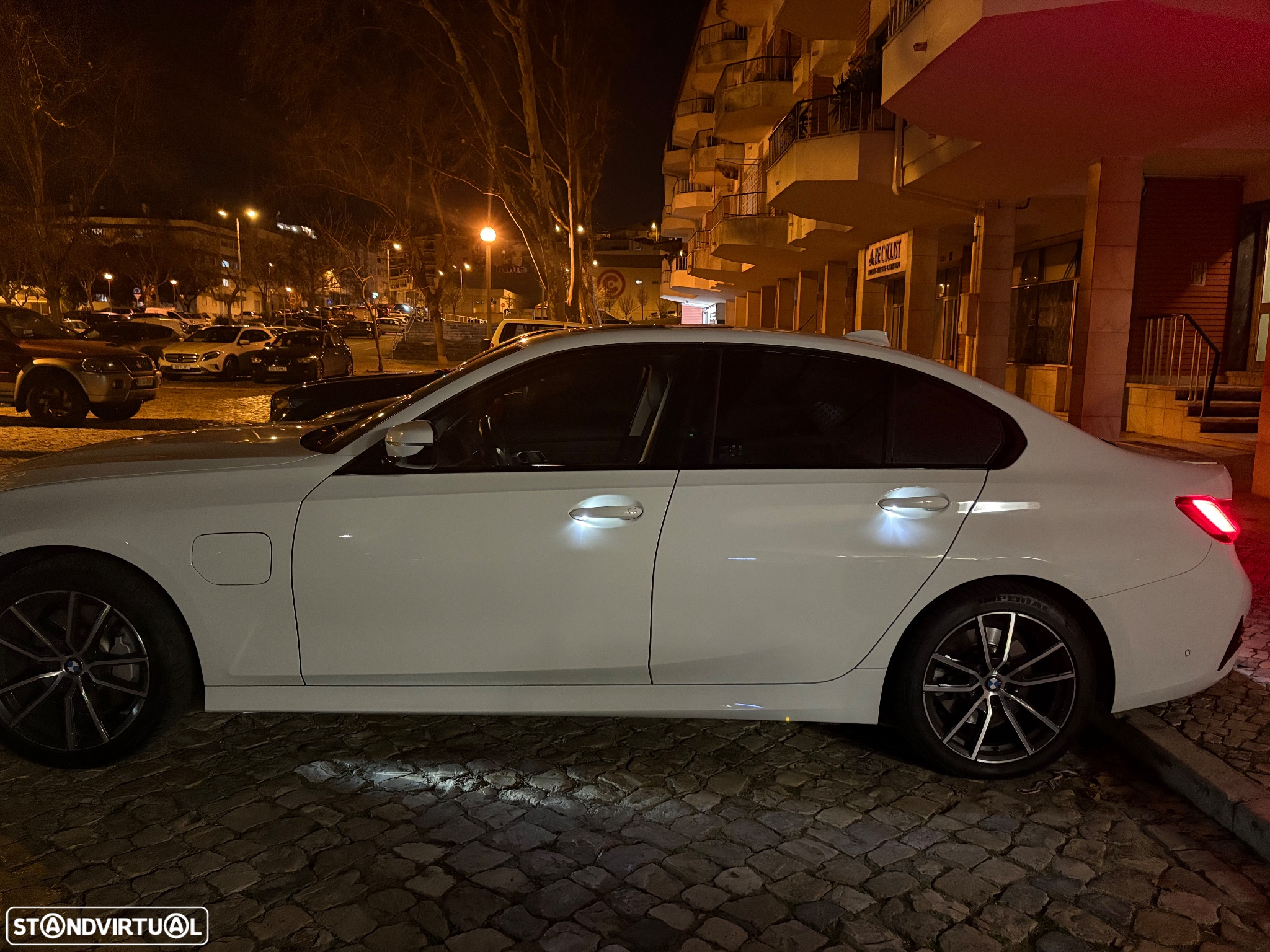 BMW 330 e Auto - 25