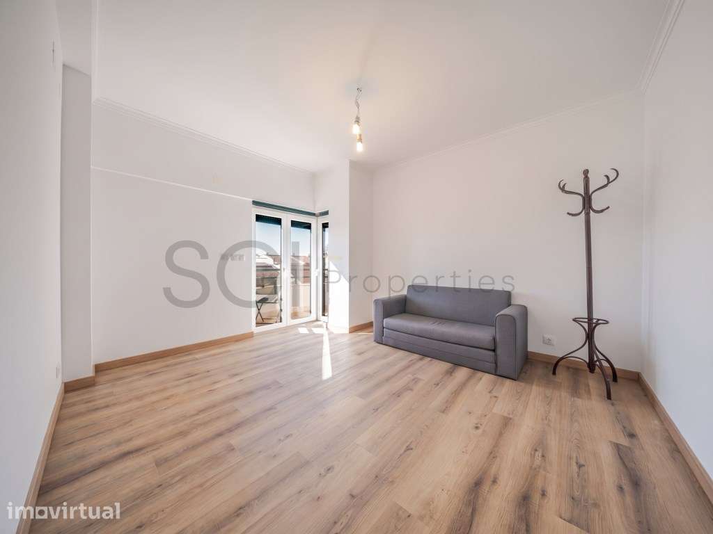 Apartamento T3 Charneca da Caparica Remodelado 1º sem elevador - Grande imagem: 5/33