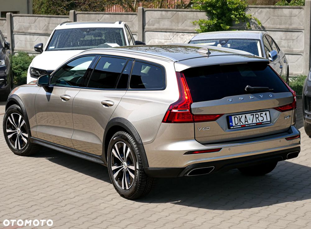Volvo V60 Cross Country D4 AWD Geartronic Pro - 8