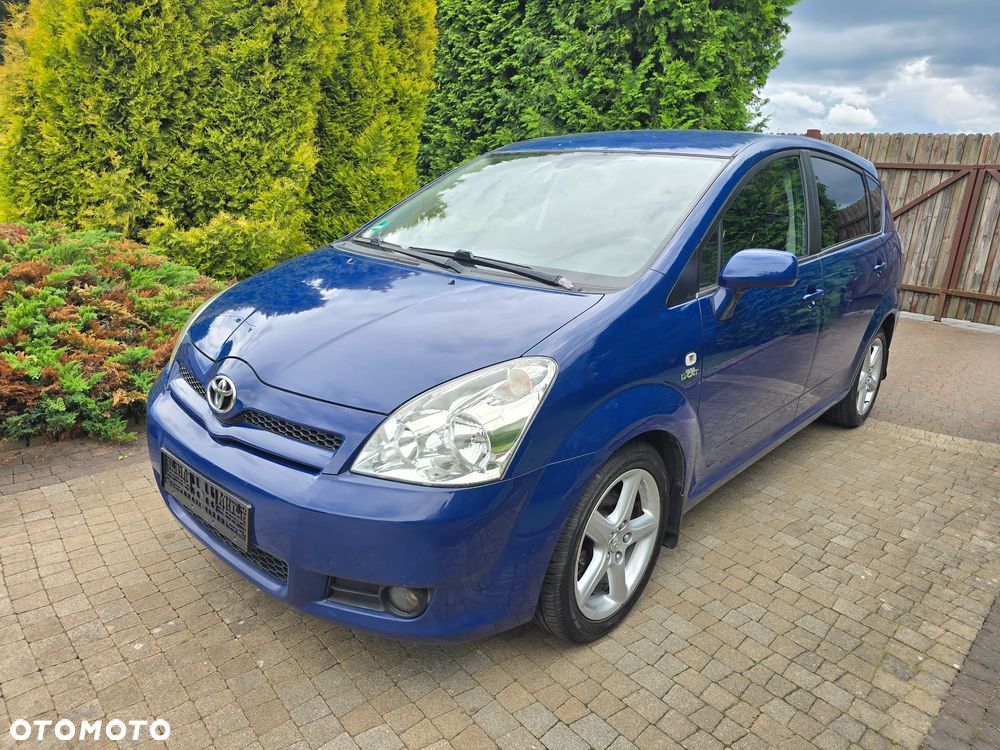 Toyota Corolla Verso 2.2 D-4D X - 1