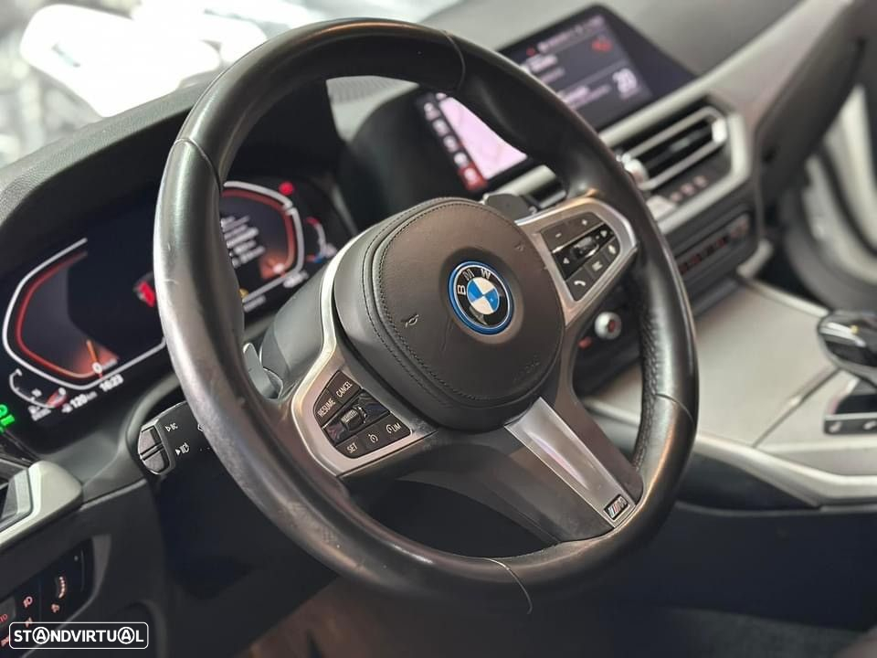 BMW 318 d Touring Pack Desportivo M Auto - 6