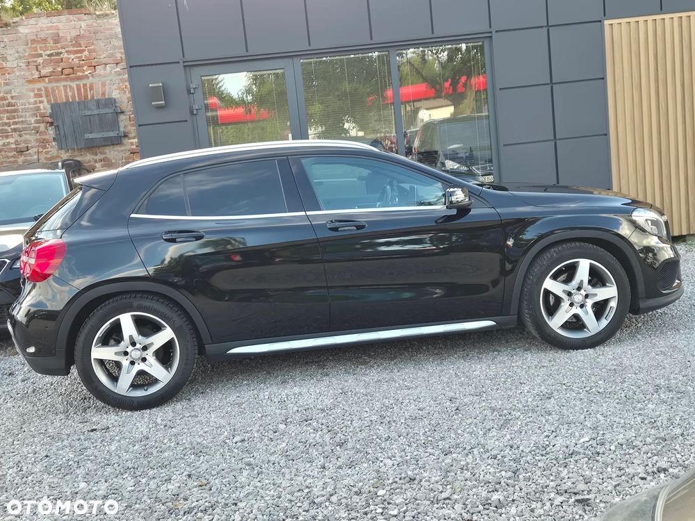 Mercedes-Benz GLA 250 UrbanStyle Edition - 13