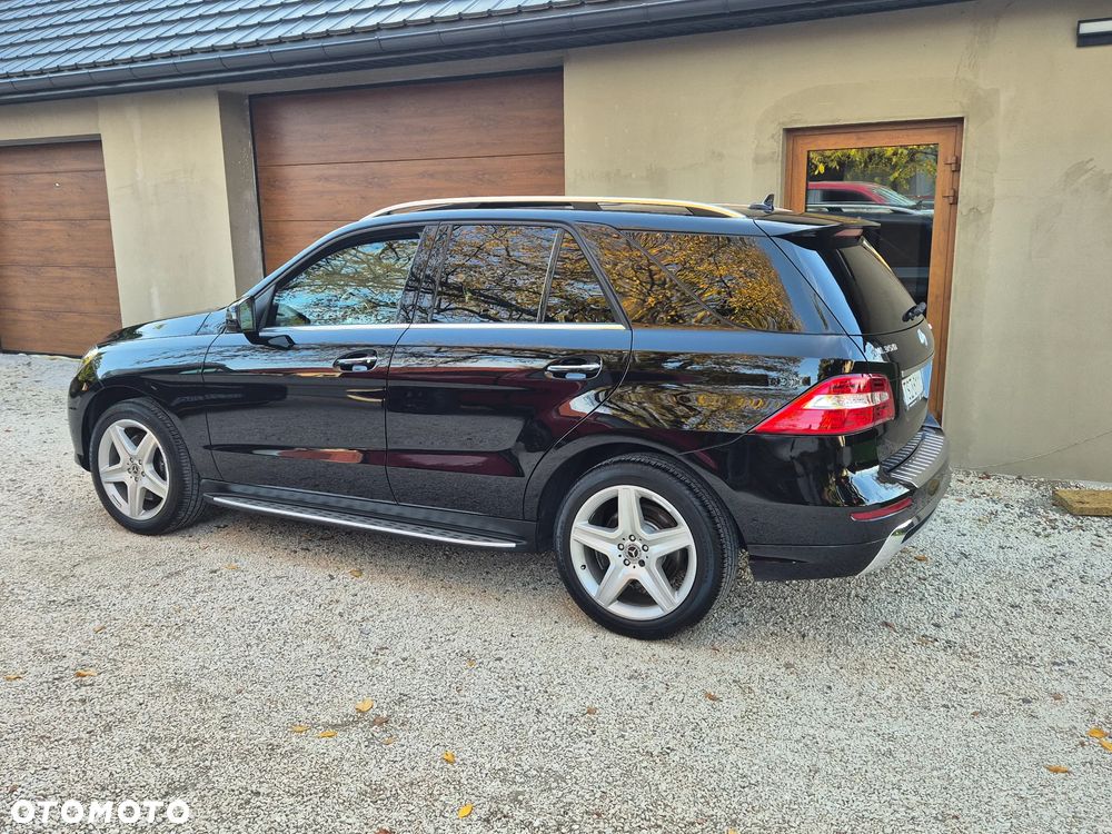 Mercedes-Benz ML 350 4MATIC (BlueEFFICIENCY) 7G-TRONIC - 28
