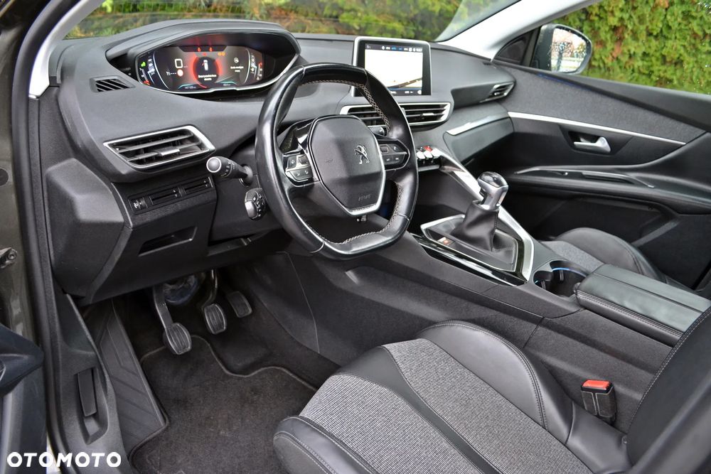 Peugeot 3008 - 17