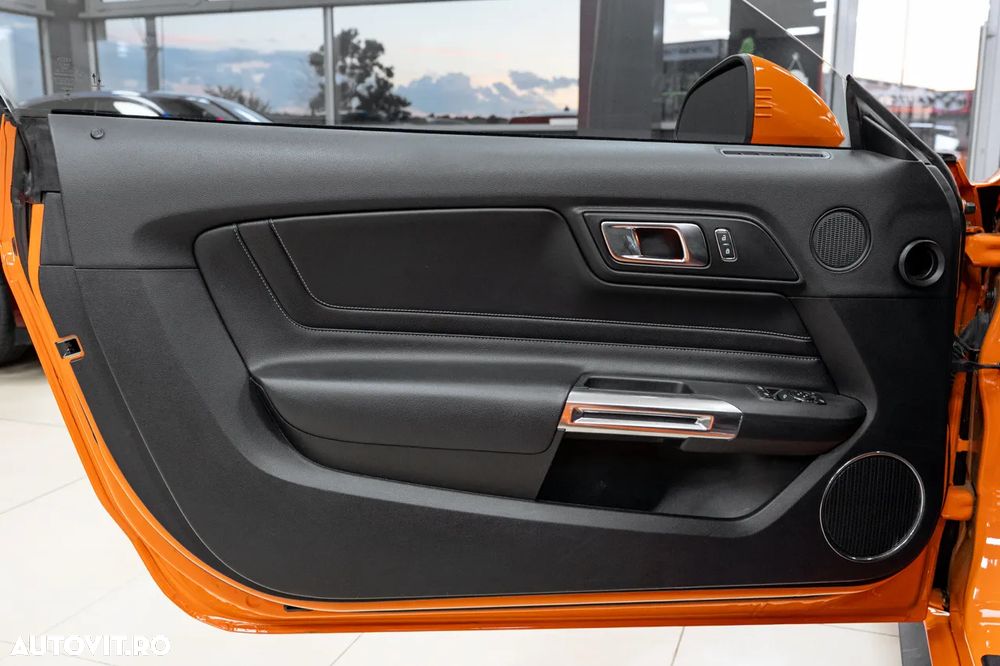 Ford Mustang - 25