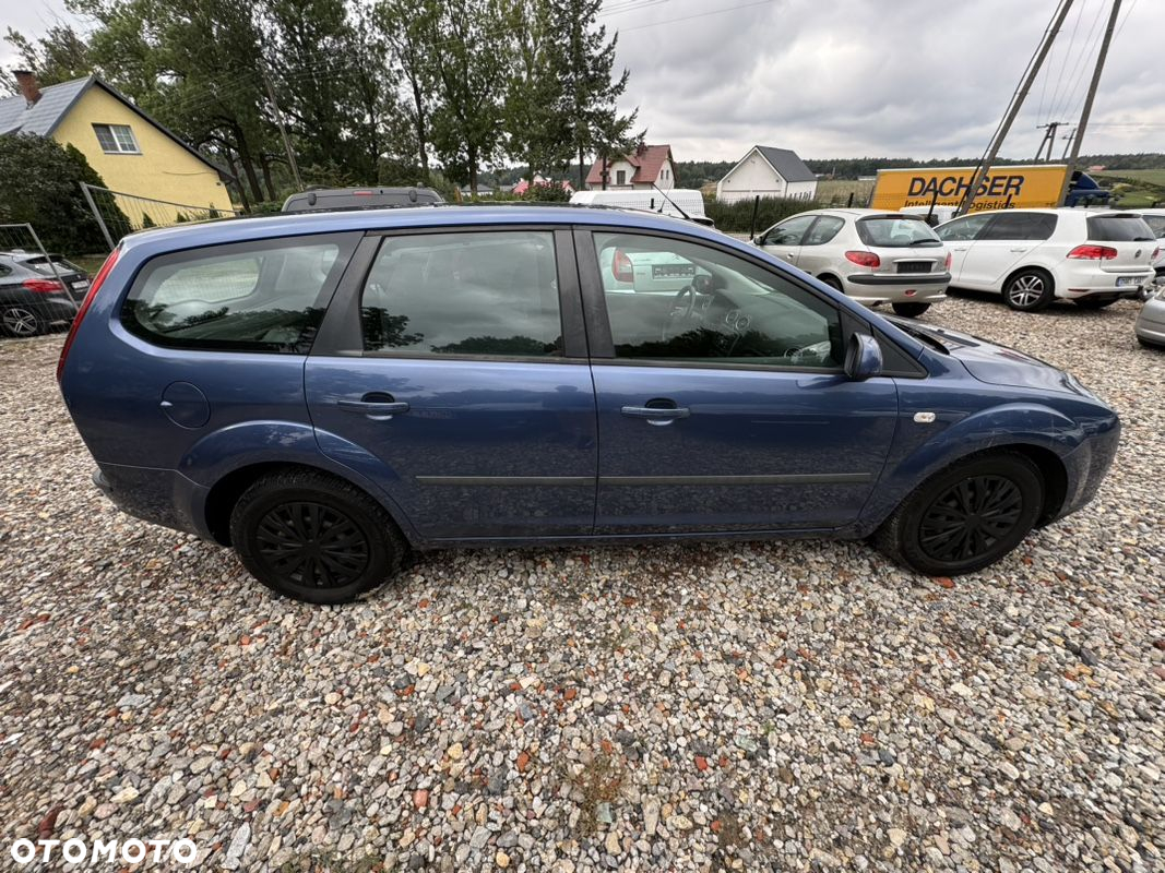 Ford Focus Turnier 1.6 16V Style+ - 22