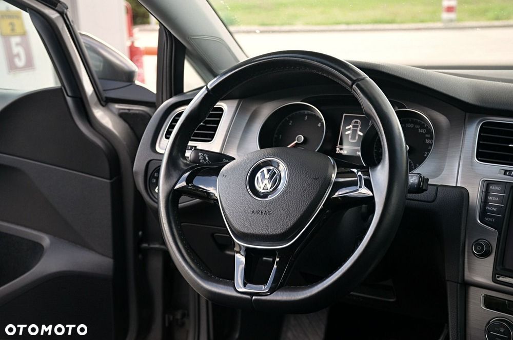 Volkswagen Golf - 16