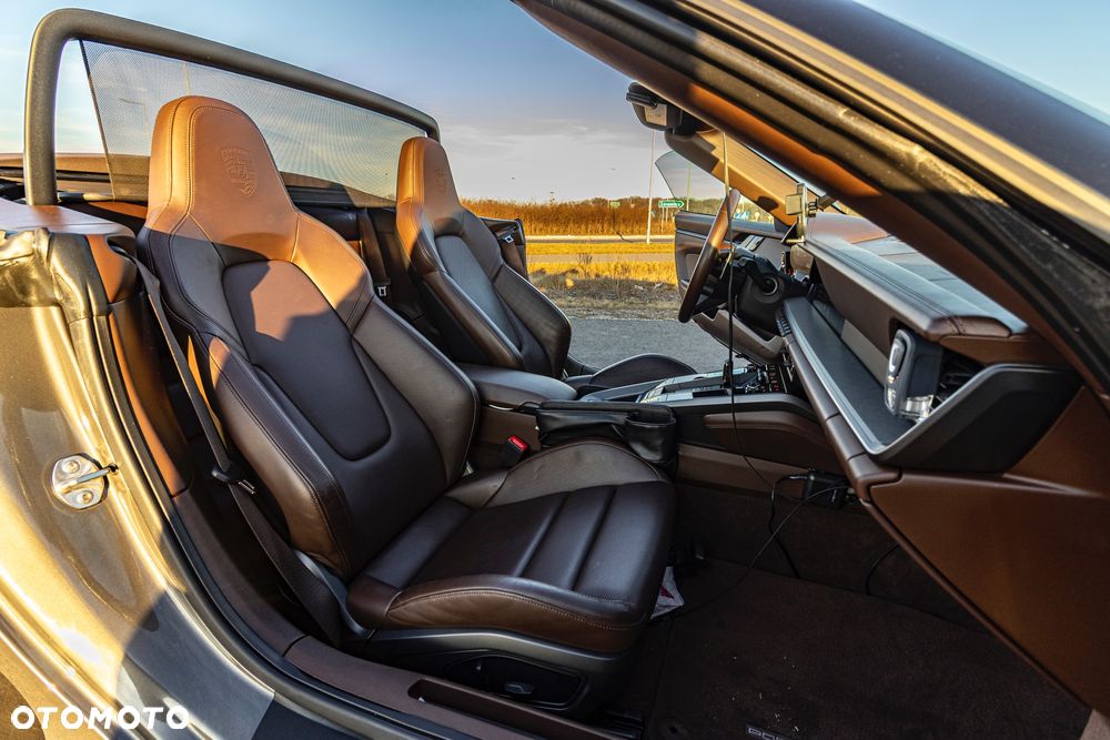 Porsche 911 Carrera S PDK - 32