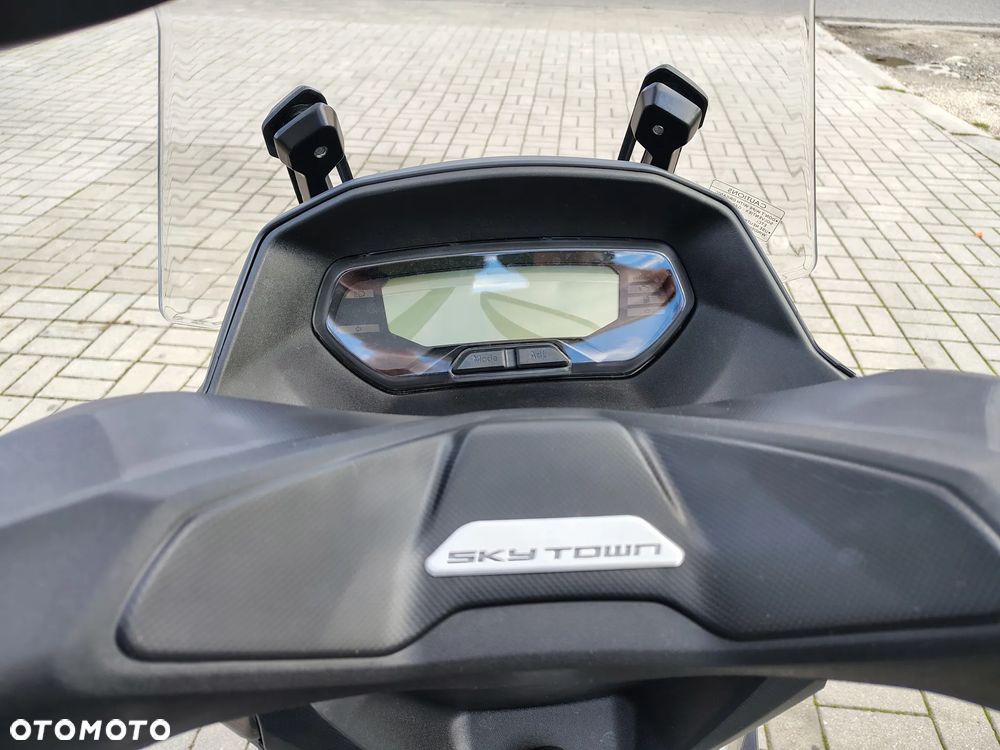 Kymco Skytown - 15