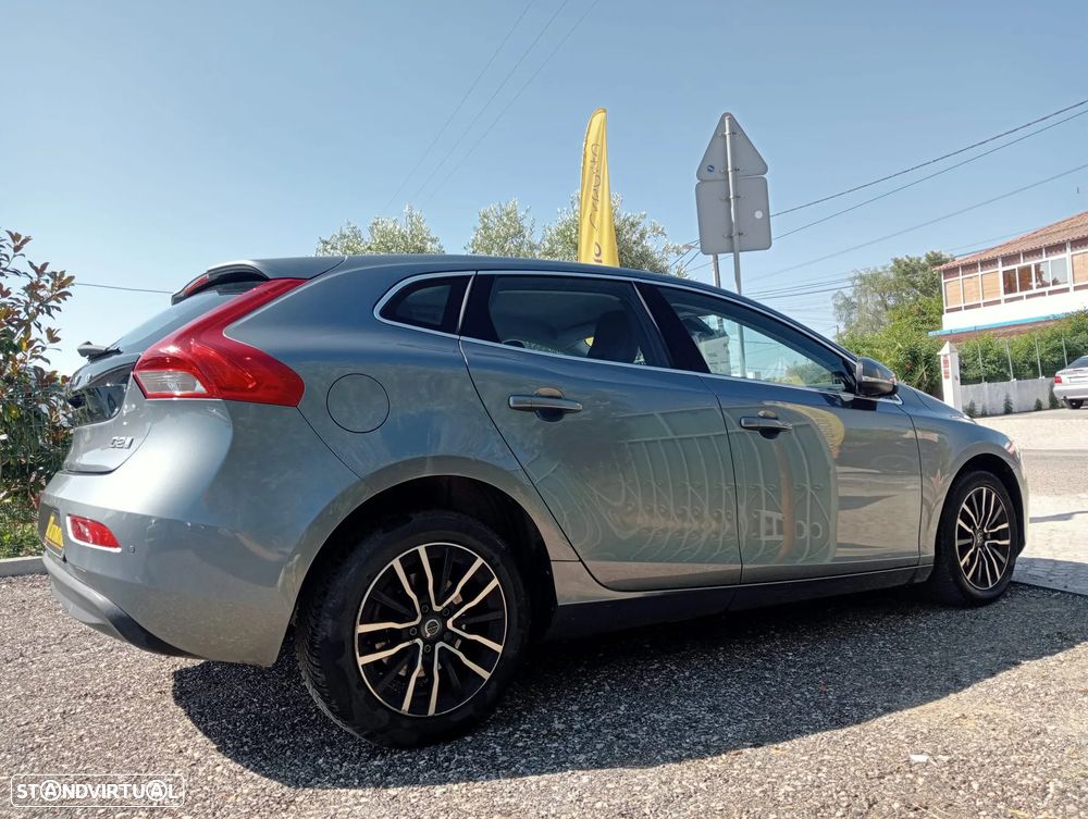 Volvo V40 D2 Inscription - 4