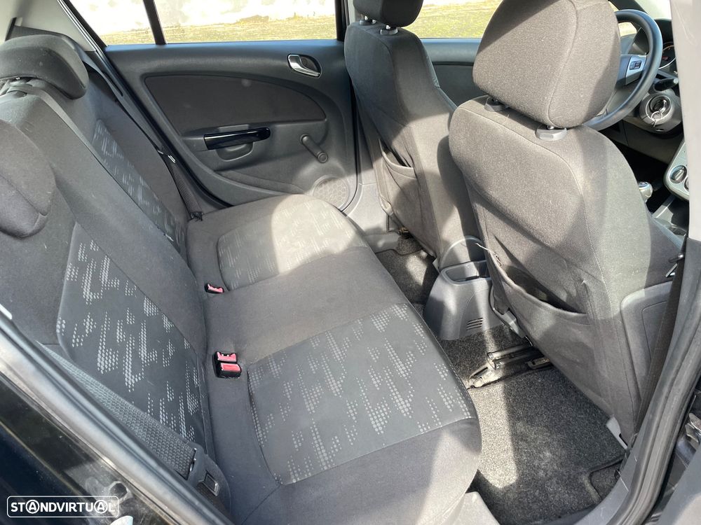 Opel Corsa ver-1-2-cosmo - 7