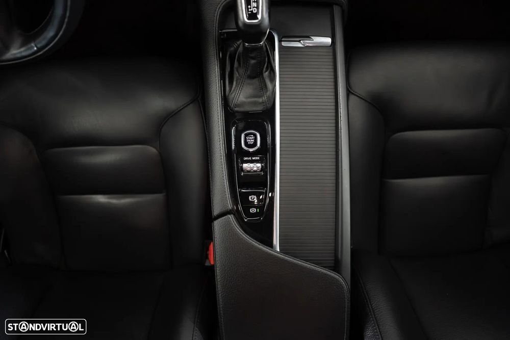 Volvo S90 2.0 D4 Momentum Geartronic - 36