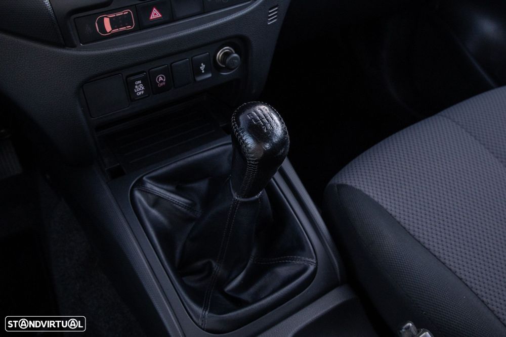 Mitsubishi L200 2.3 DI-D CD Invite 4WD - 16