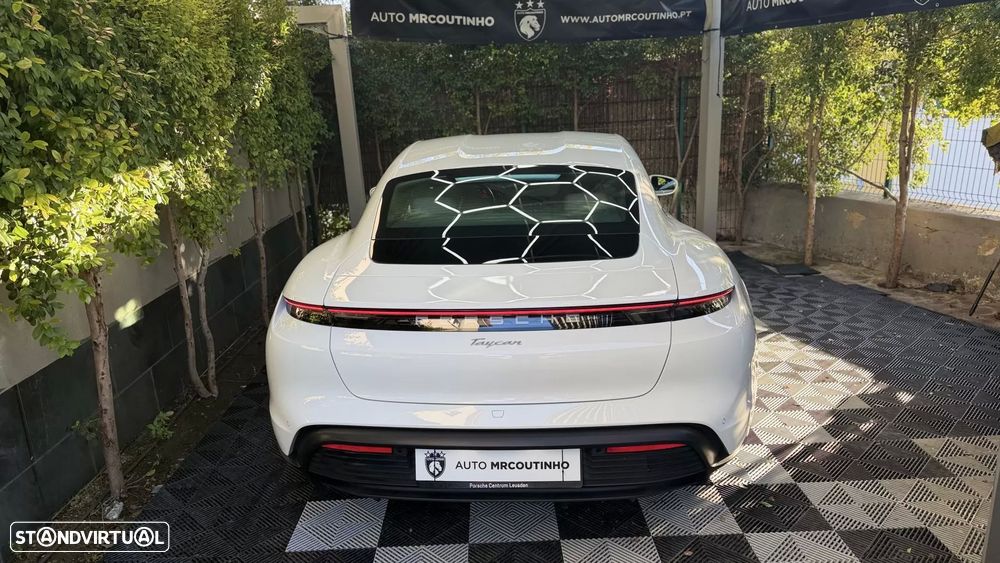 Porsche Taycan 4 - 8