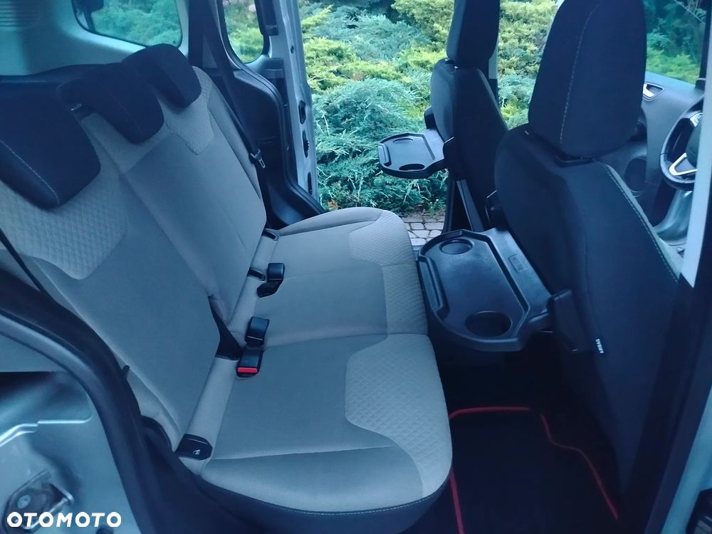 Ford Tourneo Courier 1.6 TDCi S&S Titanium - 28
